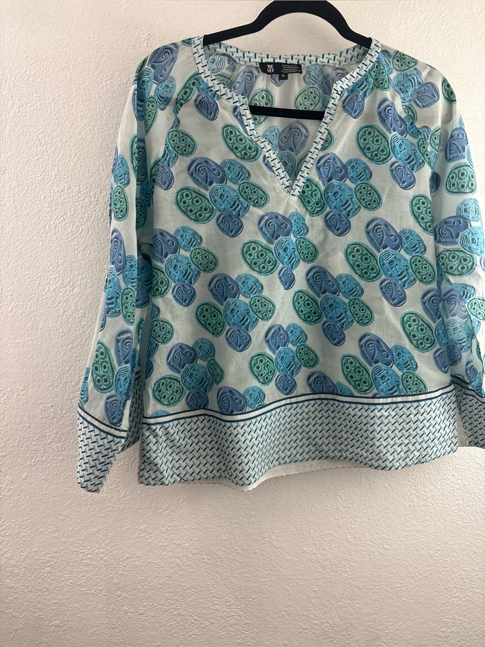 The Met Museum Egyptian scarab print tunic top blue green scarab motif size S